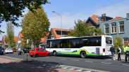 Auto botst tegen bus op Koudekerkseweg Vlissingen