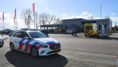 Auto rijdt door na aanrijding met letsel Serooskerke (W)