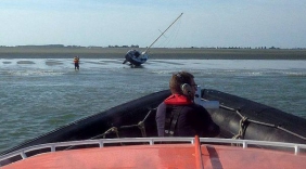 Zeiljacht gestrand door touw in schroef