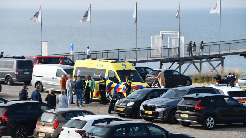 De motorrijder is naar het ziekenhuis gebracht.