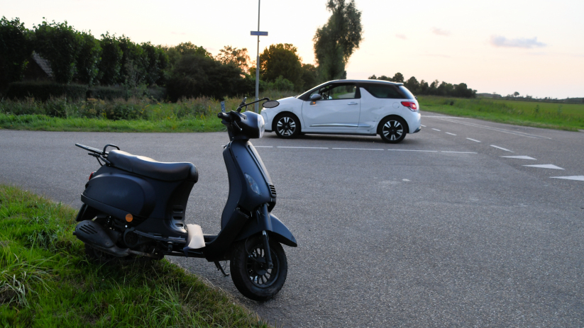 De scooterbestuurder raakte gewond bij het ongeval.