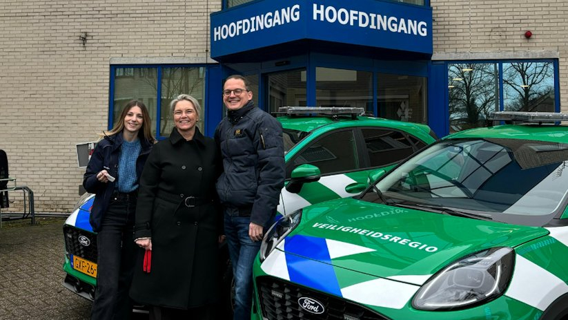 Donderdag werden twee nieuwe auto's in gebruik genomen.