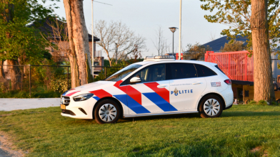 Man overleden in Ossenisse, politie doet onderzoek