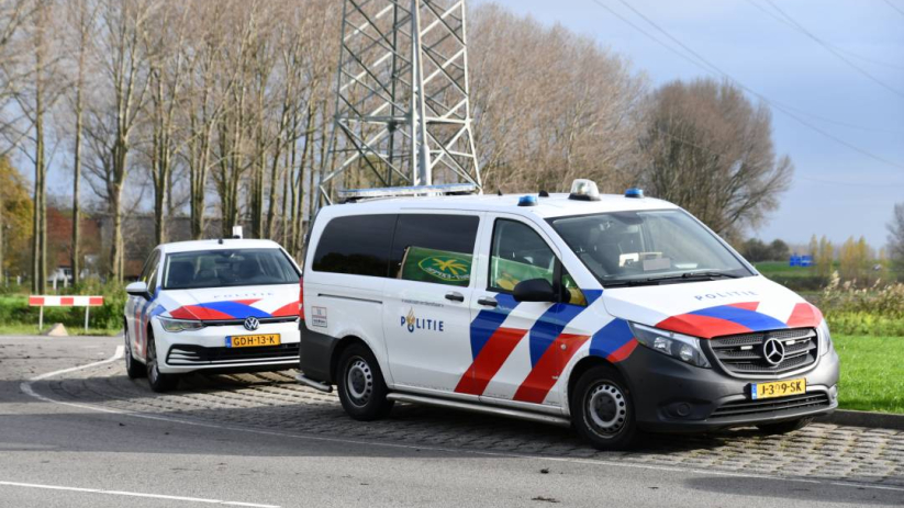 Politie in het havengebied gisterenmiddag.