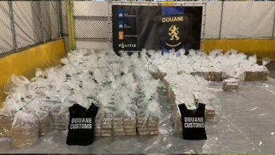 2600 kilo coke in vrachtwagen Vlissingen, 5 aanhoudingen