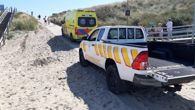 Strandwacht helpt bij noodsituatie op strand Domburg