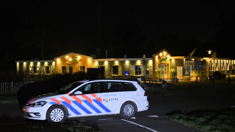 De politie is op zoek naar getuigen van de overval.