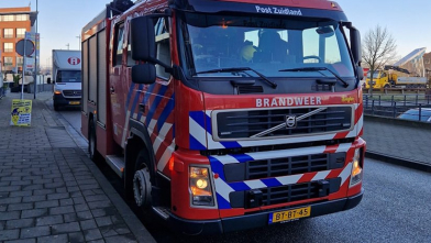 Brandweer doet metingen bij supermarkt Terneuzen