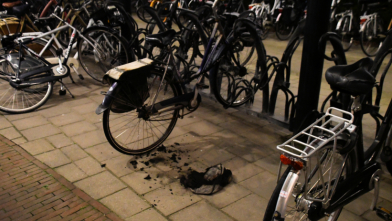 Fietstas in brand Spoorstraat Oost-Souburg