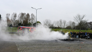 Caravan gaat in vlammen op in Arnemuiden