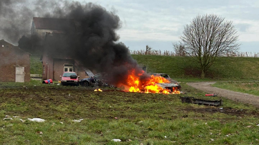 De auto stond in lichterlaaie.