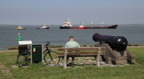 Vrachtschip in problemen op Westerschelde