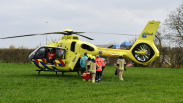 Persoon met benen bekneld bij ongeluk in Waarde