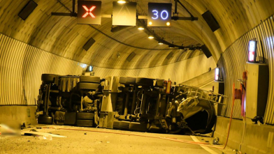 Berging tankwagen Sluiskiltunnel is moeizaam, tunnel tot 12 uur gesloten