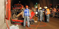 Grote rampenoefening tunnel