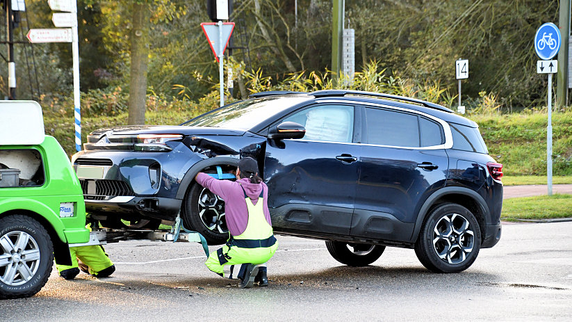 Beide auto's moesten getakeld worden.