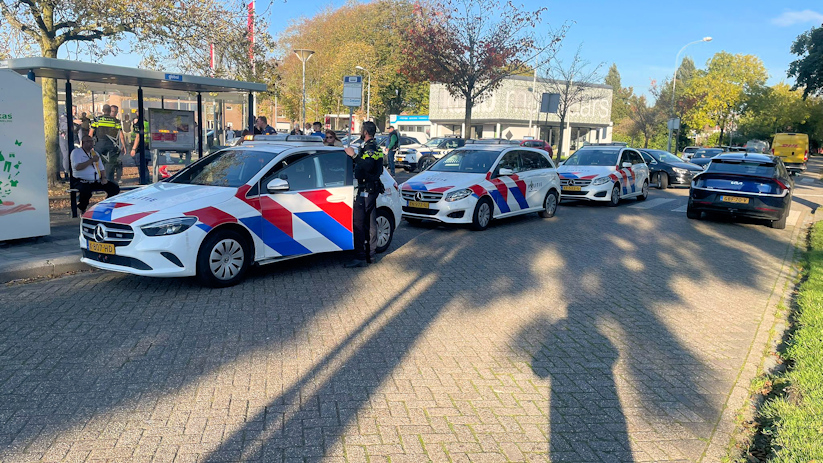 De politie heeft één persoon aangehouden.