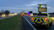 Veertig minuten vertraging op A58 na ongeval met vrachtwagen