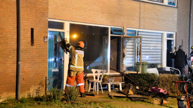 Bewoners via raam naar buiten na uitbreken flinke brand Sas van Gent