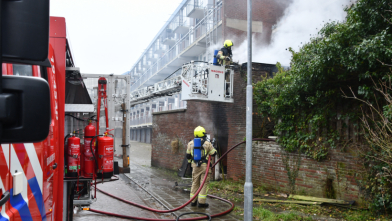 Flinke rookontwikkeling door schuurbrand Vlissingen