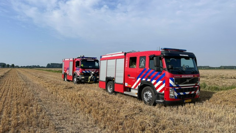 De brand woedde op een akker.