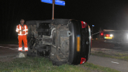 Auto op zijkant Ketelaarstraat Waterlandkerkje