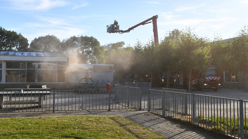 De school blijft maandag en dinsdag gesloten.