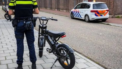 Scooters uit het verkeer gehaald na verkeerscontroles