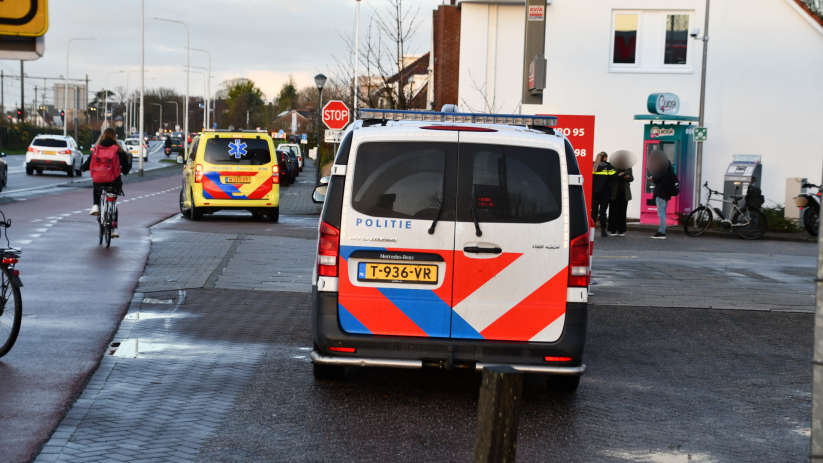 De scholier is door een medewerker van de ambulancedienst nagekeken.