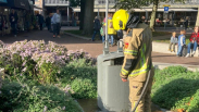 Brandweer Domburg blust prullenbakbrand