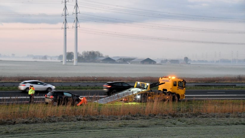 Beide voertuigen zijn afgesleept door bergingsbedrijf Kuzee.