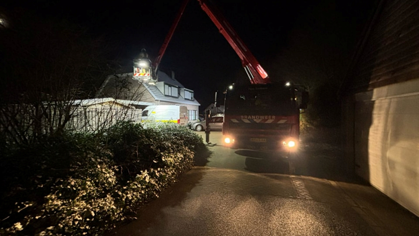 De brandweer van Terneuzen heeft het schoorsteenkanaal gecontroleerd.