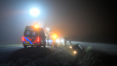 Man uit auto bevrijd na eenzijdig ongeval 's-Heer Abtskerke