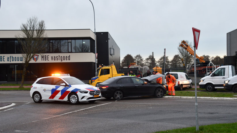 Tijdens de berging werd de weg enige tijd deels afgesloten.