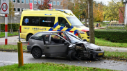 Auto total loss na botsing met boom in Goes