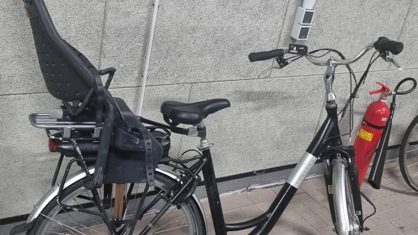 De fiets is mogelijk van diefstal afkomstig.