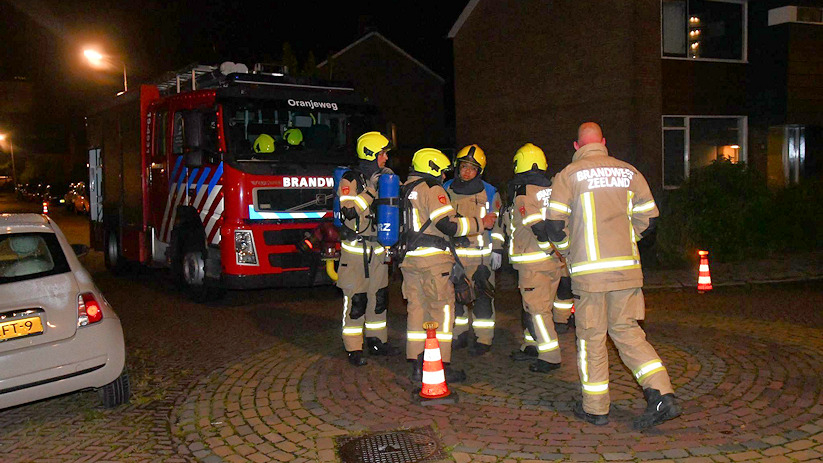 De brandweer heeft de woningen geventileerd.