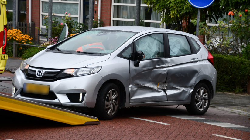 Eén persoon is naar het ziekenhuis gebracht.