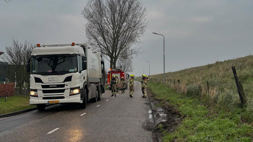 Er was rook waargenomen uit de laadruimte van de vuilniswagen.