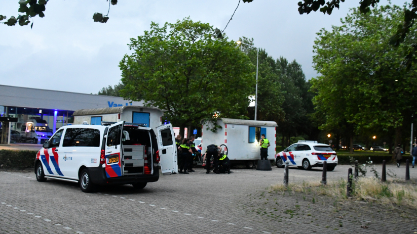 Naast de inbraak trof de politie ook twee fietsen aan.