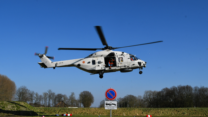 De NH90 landde zonder problemen op het helikopterplatform van het ziekenhuis.