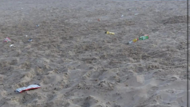 Rommelige stranden een doorn in het oog voor strandwacht Dishoek