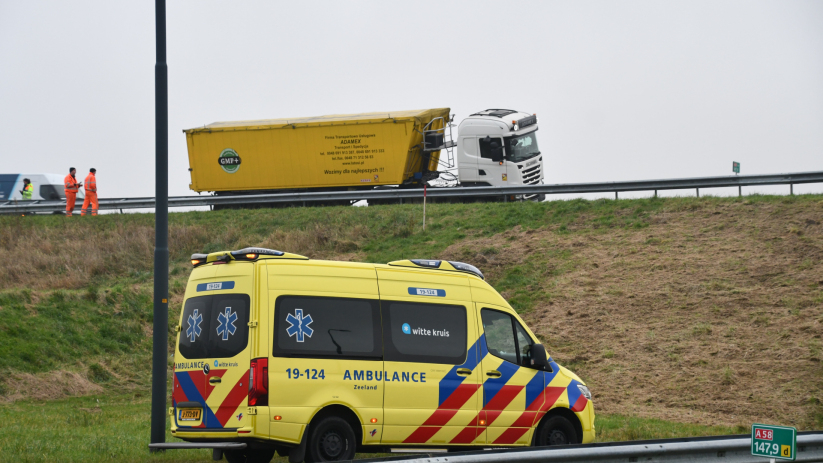 De vrachtwagenchauffeur is nagekeken.