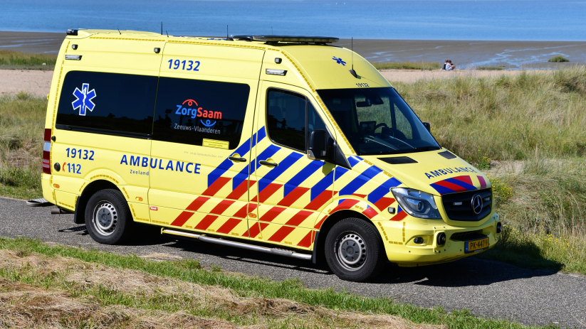 Reanimatie op strand bij Zeedijk Nieuwvliet