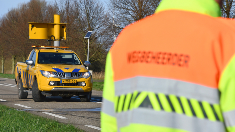 Auto over de kop N57 Burgh-Haamstede